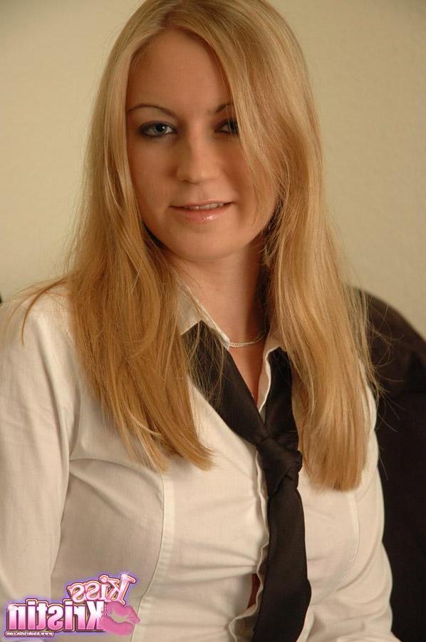 20P Pictures of Kiss Kristin teasing in her underwear