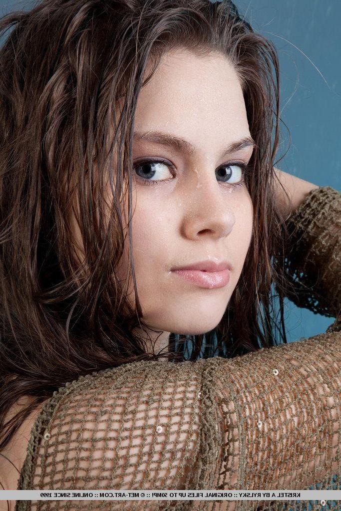 18P Pictures of Kristel A giving you her wet snatch