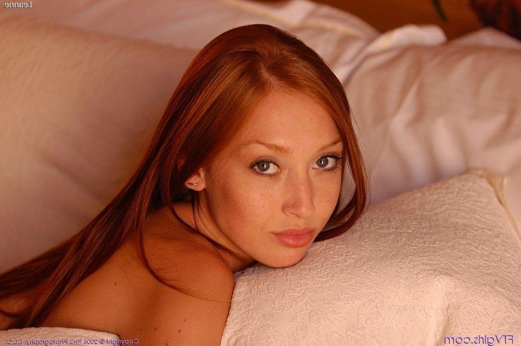 20P Pictures of redhead teen Leanne ready for sex