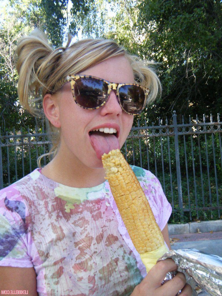 15P Pictures of teen Lexi Belle getting naughty in various ways