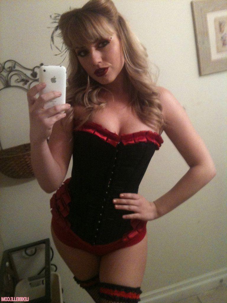 15P Pictures of teen Lexi Belle getting naughty in various ways