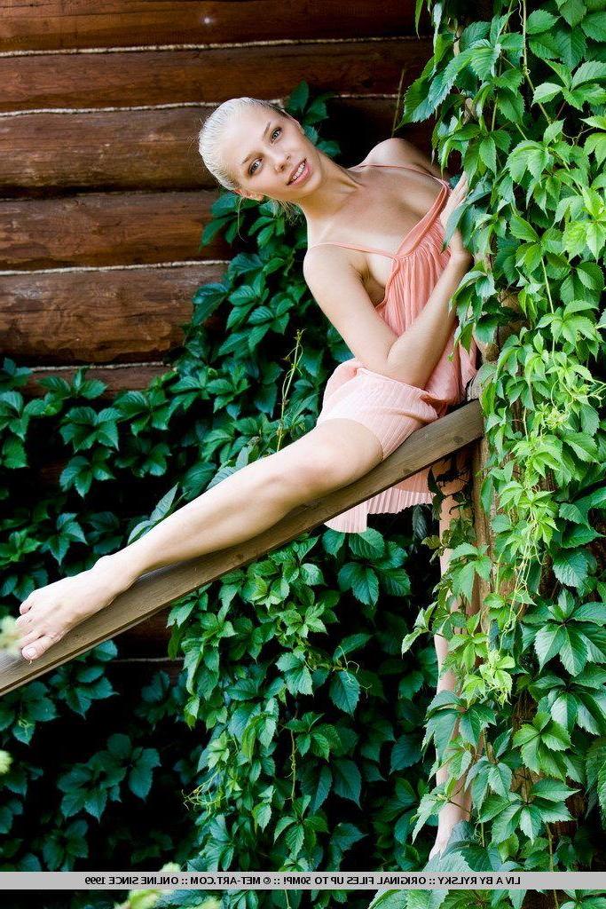 18P Pictures of Liv A getting naked for you
