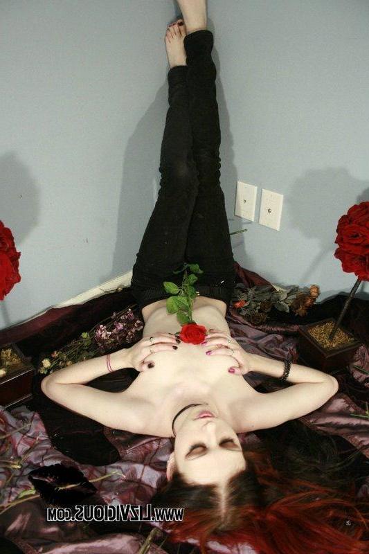 20P Bilder von Liz Vicious, ganz Gothic und sexy