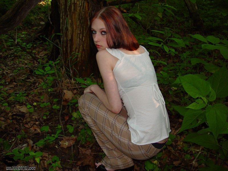 18P Liz Vicious stripping in the woods