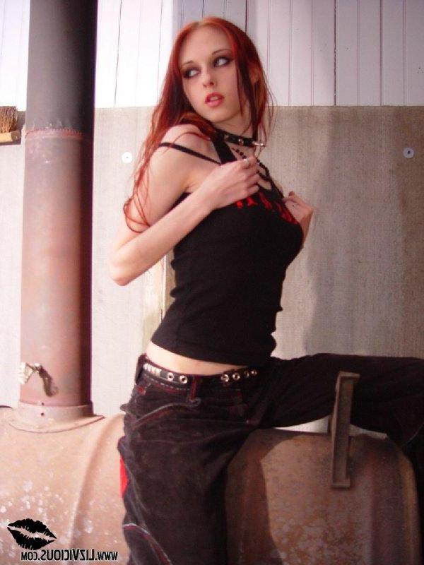 16P Liz Vicious stripping in a cabin