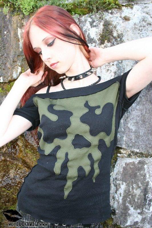 16P Liz Vicious teases us at a power plant