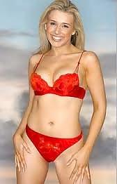 8P Hot british weather girls!