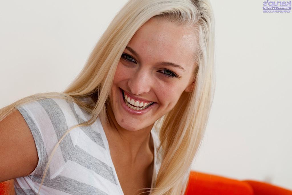 15P Gorgeous blond babe Maci Lee spreads pink pussy