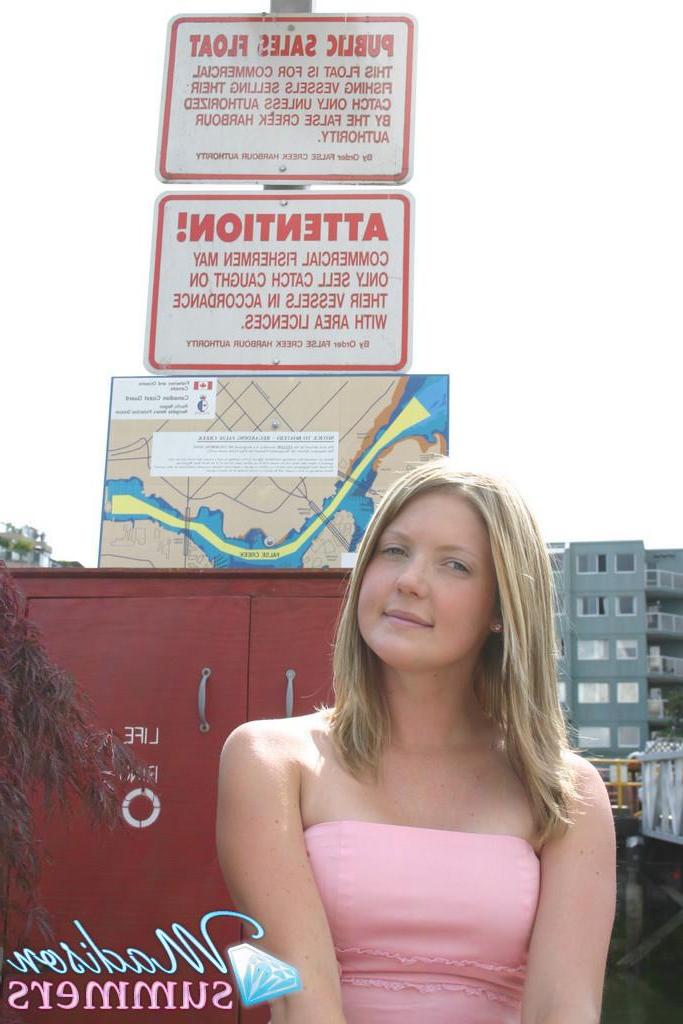 20P Pictures of Madison Summers flashing in public