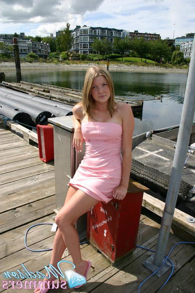 20P Pictures of Madison Summers flashing in public