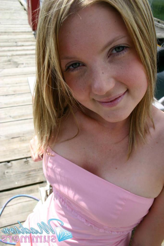 20P Pictures of Madison Summers flashing in public