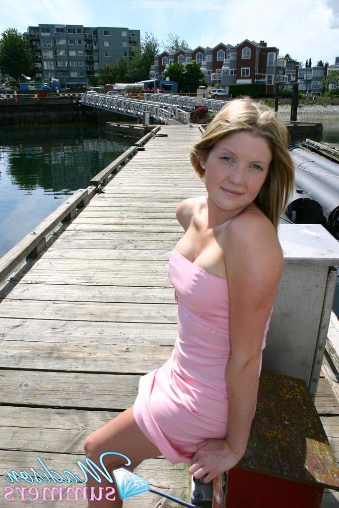20P Pictures of Madison Summers flashing in public