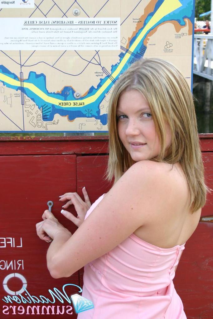 20P Pictures of Madison Summers flashing in public