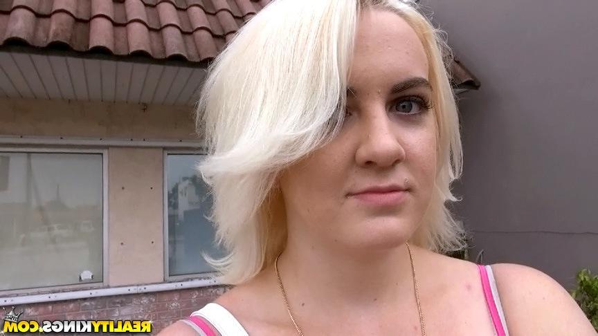 20P Blonde amateur Marilyn Moore gets picked up and fucked in public