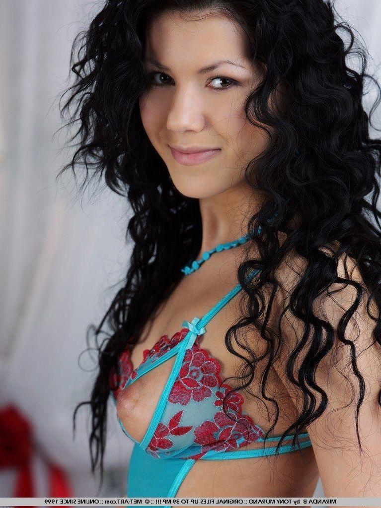 18P Pictures of teen babe Miranda B spreading for your cock