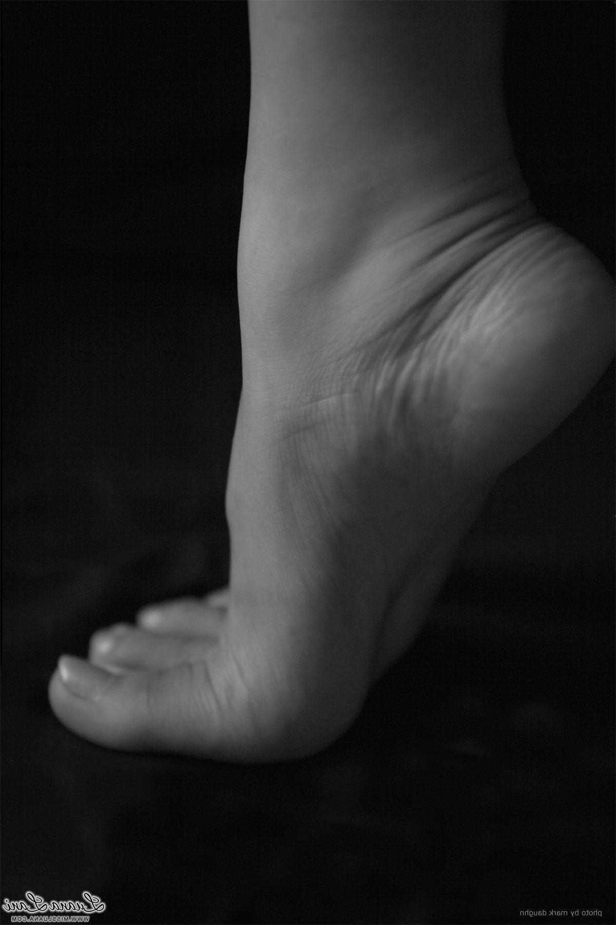 12P Pictures of teen Miss Luana showing off her sexy body in black and white