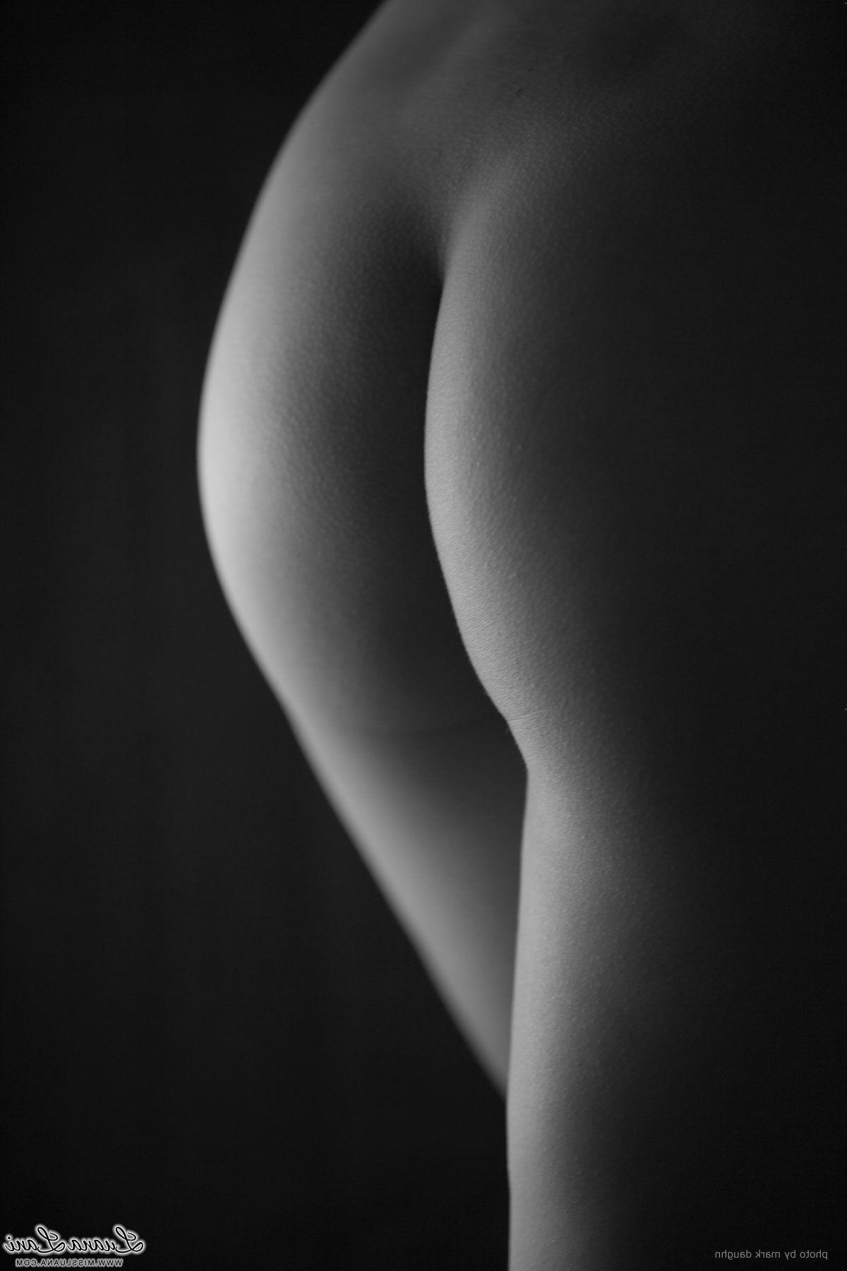 12P Pictures of teen Miss Luana showing off her sexy body in black and white
