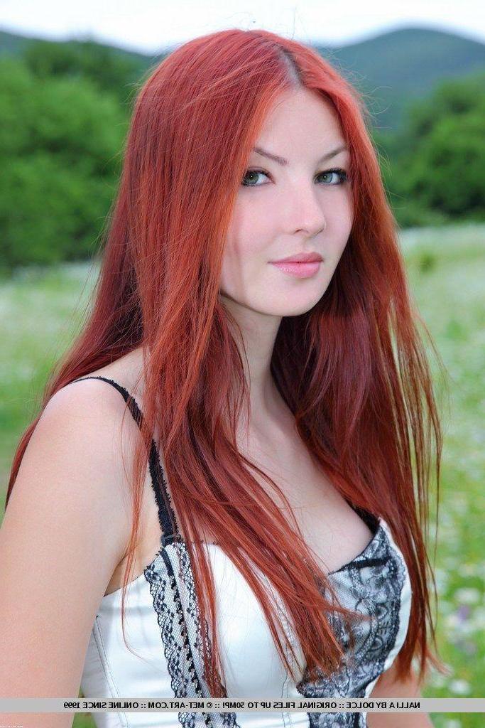 18P Pictures of Nalli A naked in a farm