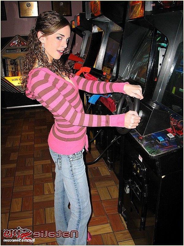 15P Pictures of teen chick Natalie Sins flashing in public