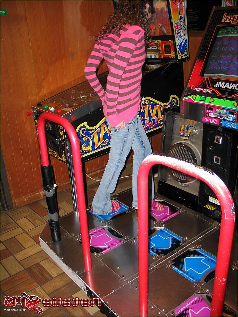 20P Pictures of teen girl Natalie Sins flashing in public