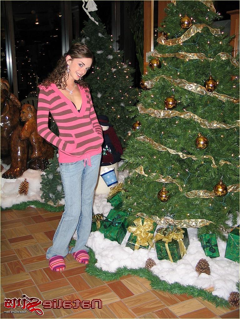 20P Pictures of teen chick Natalie Sins flashing in public
