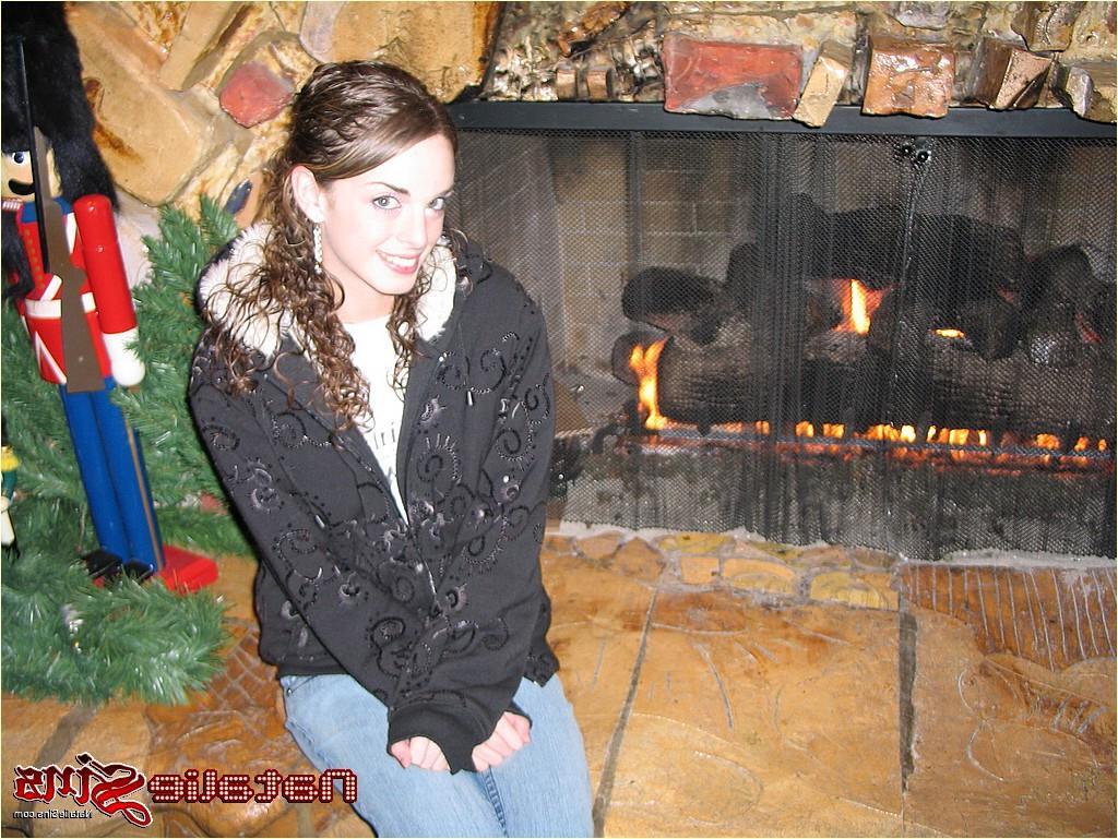 20P Pictures of teen chick Natalie Sins flashing in public