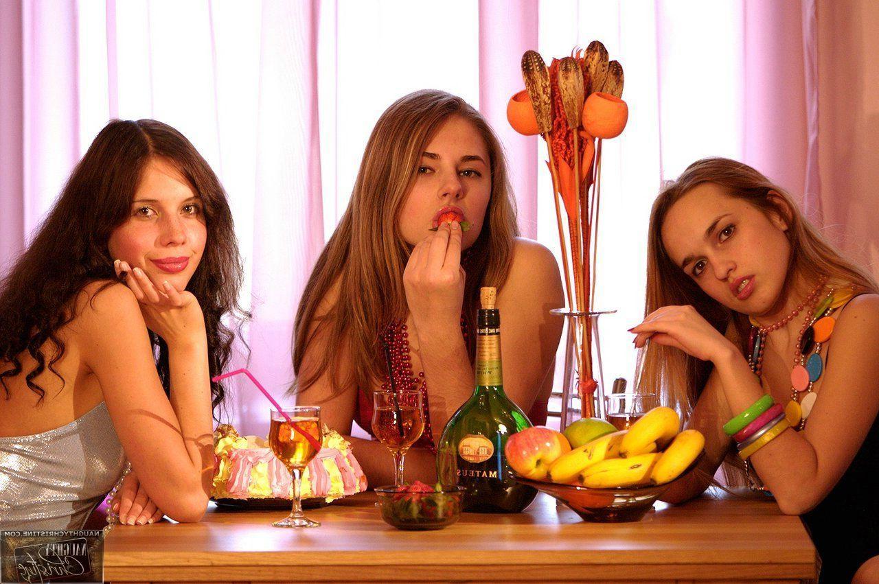 15P Pictures of teen cutie Naughty Christine hanging with her friends