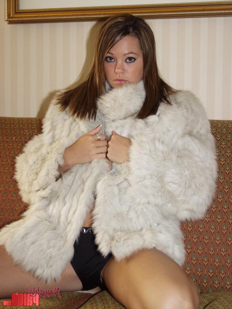 20P Pictures of teen Naughty Paige trying to stay warm in her panties