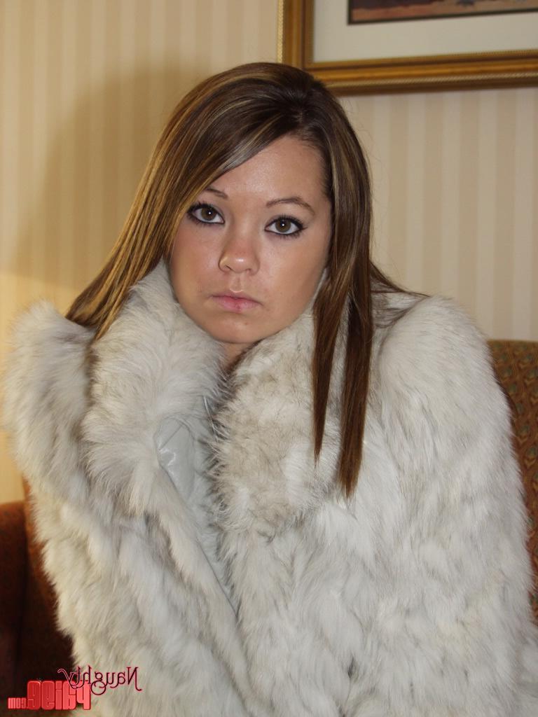 20P Pictures of teen Naughty Paige trying to stay warm until you get there