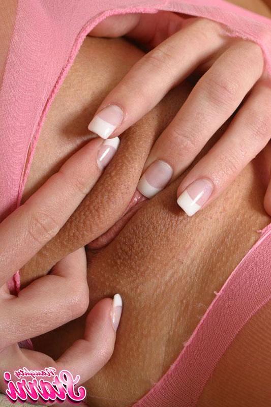 15P Pictures of teen hottie Naughty Starri playing with her tight pussy