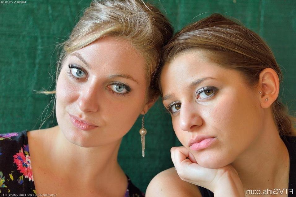 16P Nicole and Veronica are two gorgeous and horny tourists