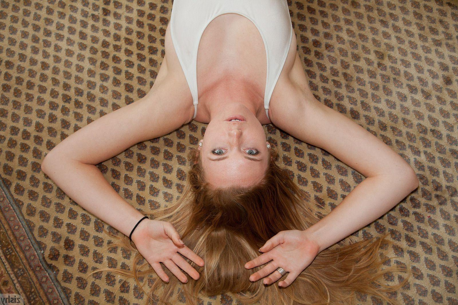 12P Blonde girl Nicole Wetzel shows off how flexible she is