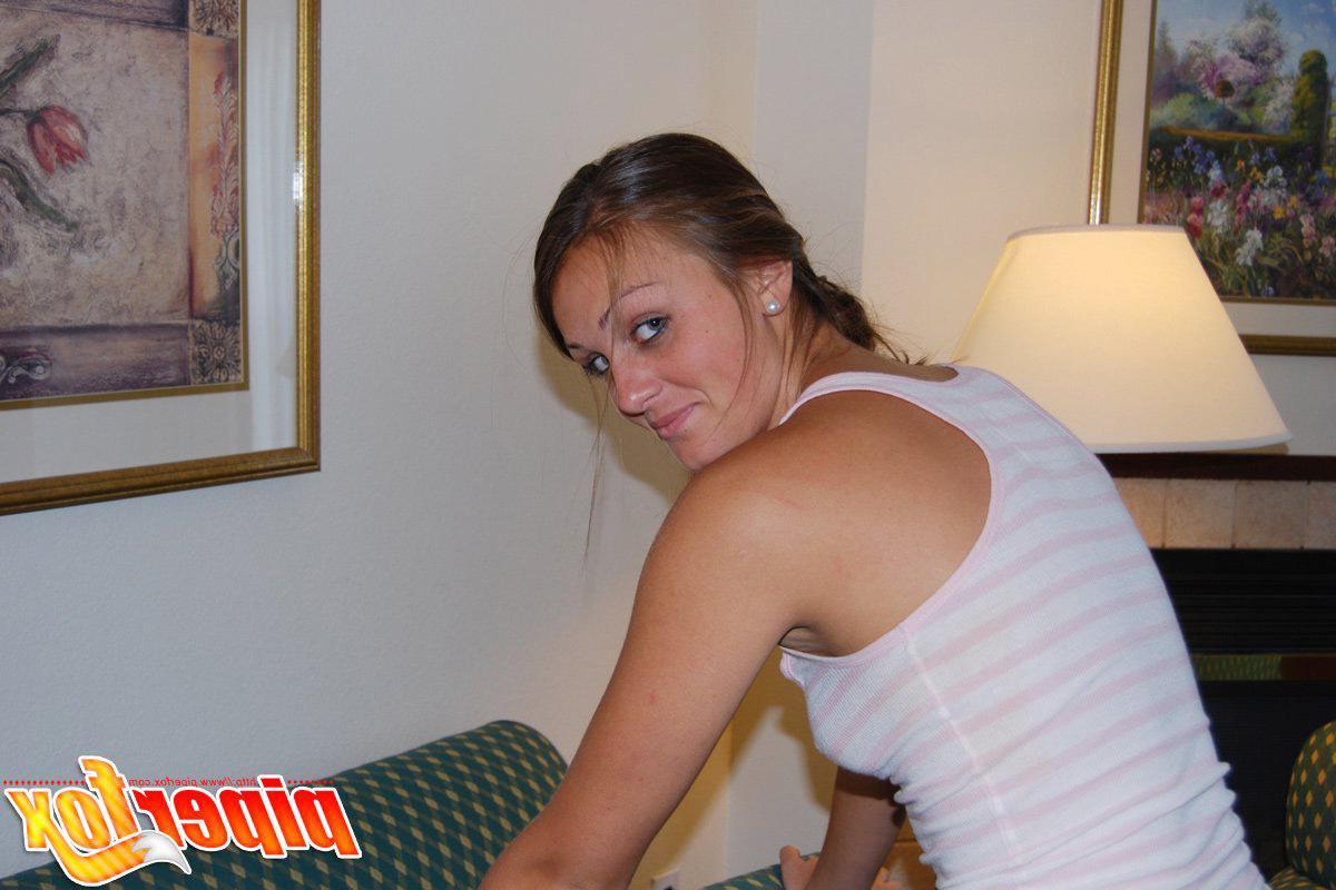 15P Pictures of teen Piper Fox showing you her tits and pussy