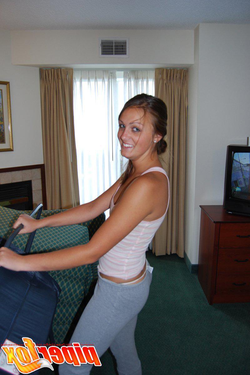 15P Pictures of teen Piper Fox showing you her tits and pussy