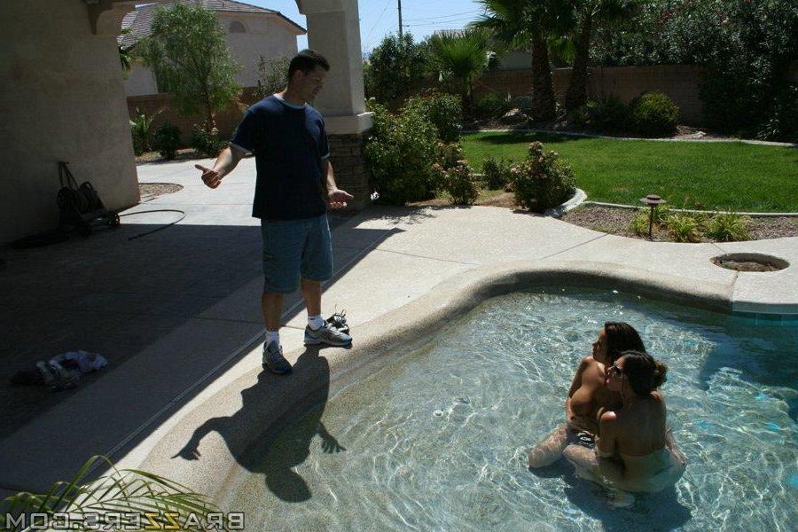20P Busty wives Sienna West and Rachel Roxxx have a bit of fun on the side