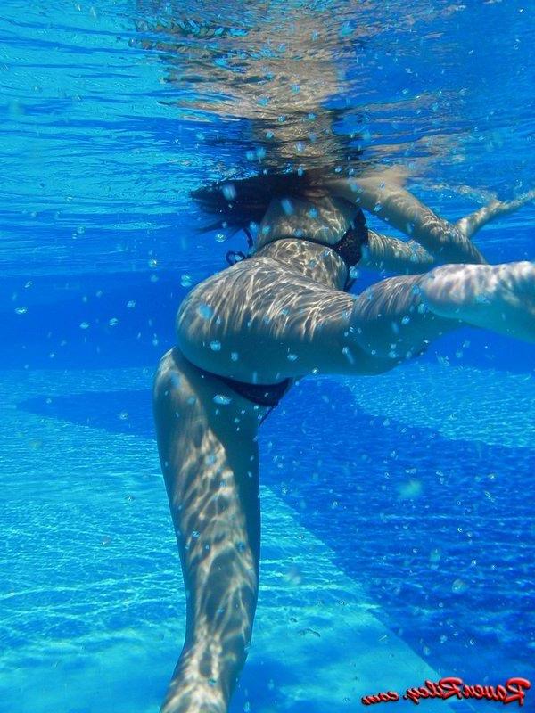 16P Raven riley getting naughty in a pool