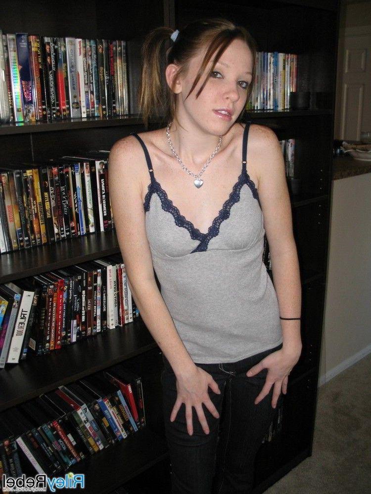 20P Pictures of teen amateur Riley Rebel getting naked and horny for you