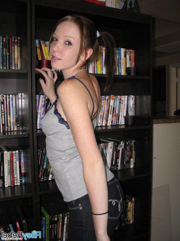 20P Pictures of teen amateur Riley Rebel getting naked and horny for you