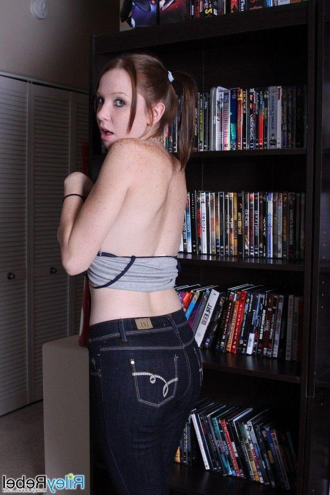 20P Pictures of teen amateur Riley Rebel getting naked and horny for you
