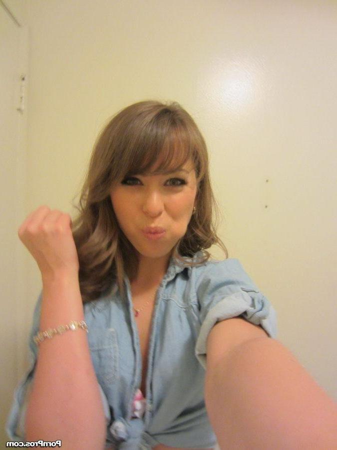 16P Pretty teen Riley Reid gets fucked hard POV style