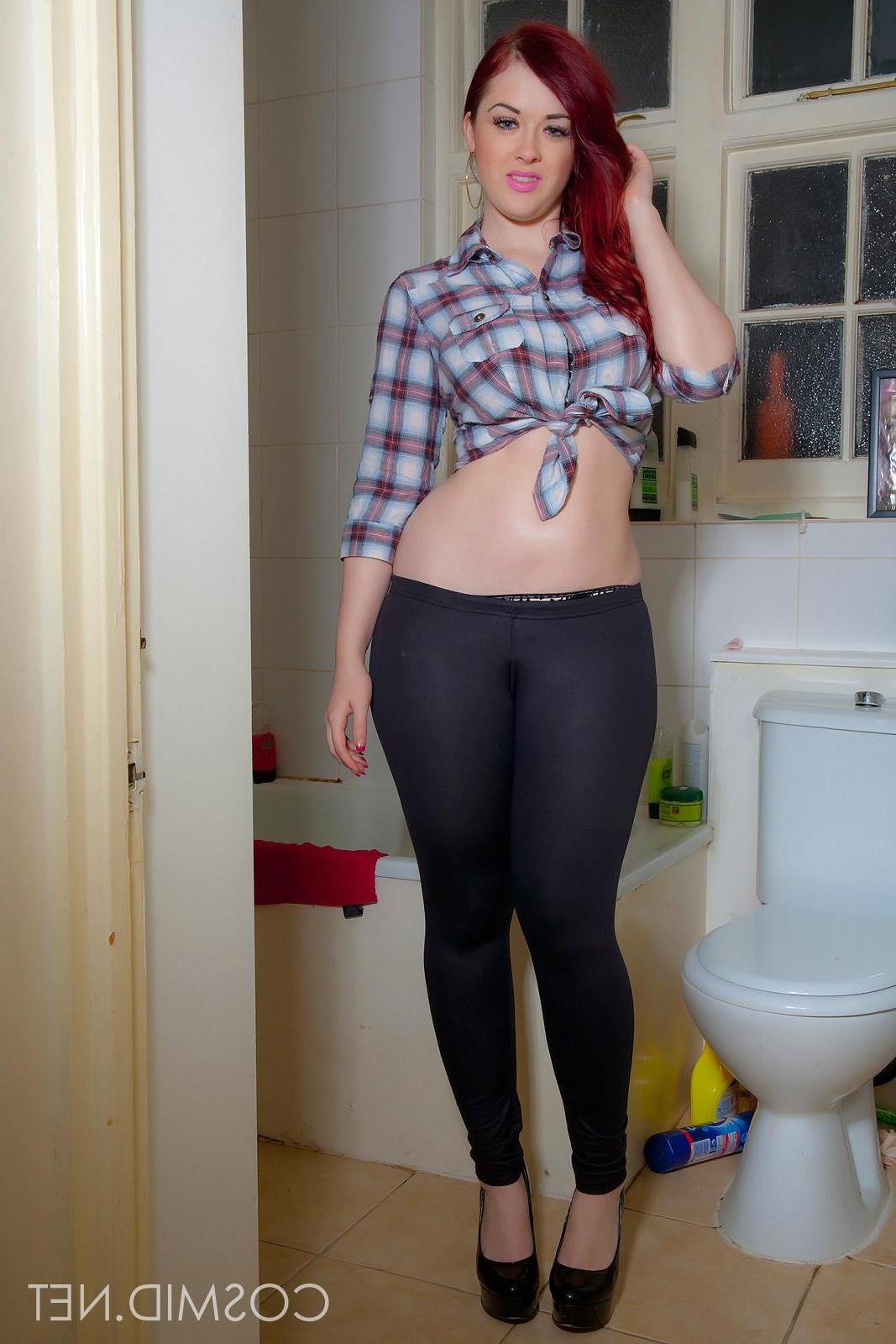 16P Pictures of redhead teen Jessica exposing her big boobies