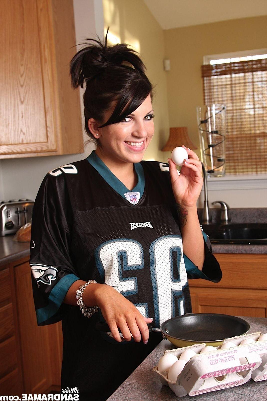 15P Pictures of teen Miss Sandra Mae being naughty in the kitchen
