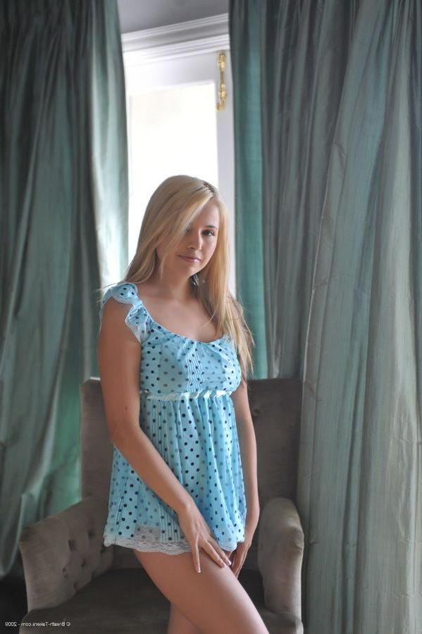 14P Pictures of Sandy Summers naked just for you
