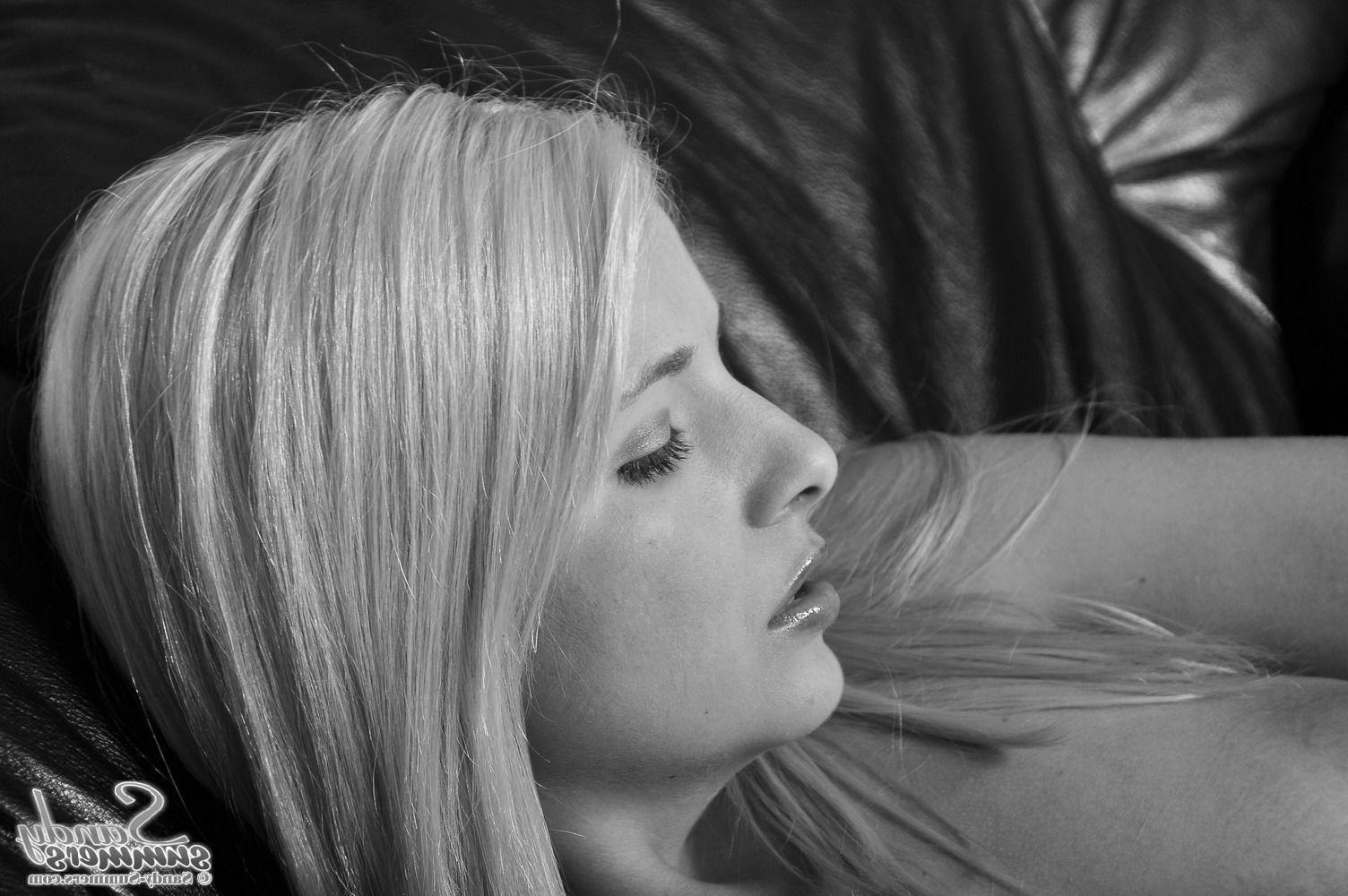 20P Pictures of teen slut Sandy Summers giving you a hot black and white set