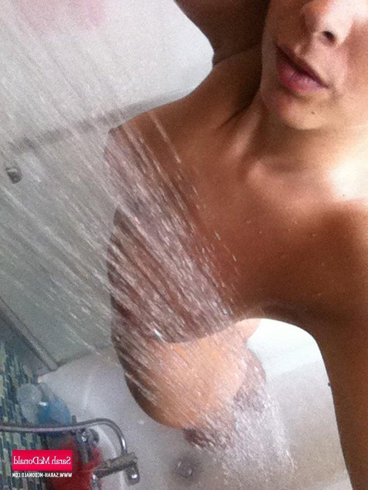 12P Sexy girl Sarah enjoys a hot shower and invites you to watch