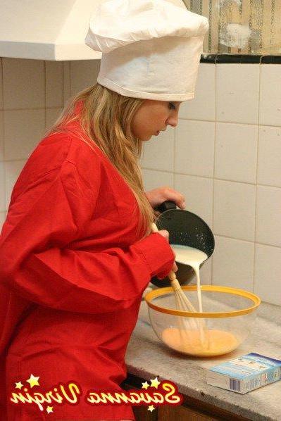 16P Pictures of Savanna Virgin cooking up a storm