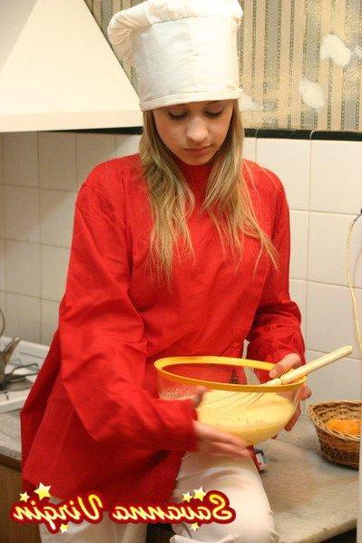 16P Pictures of Savanna Virgin cooking up a storm