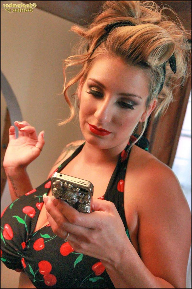 15P September Carrino expoes her big boobs in a sexy retro set