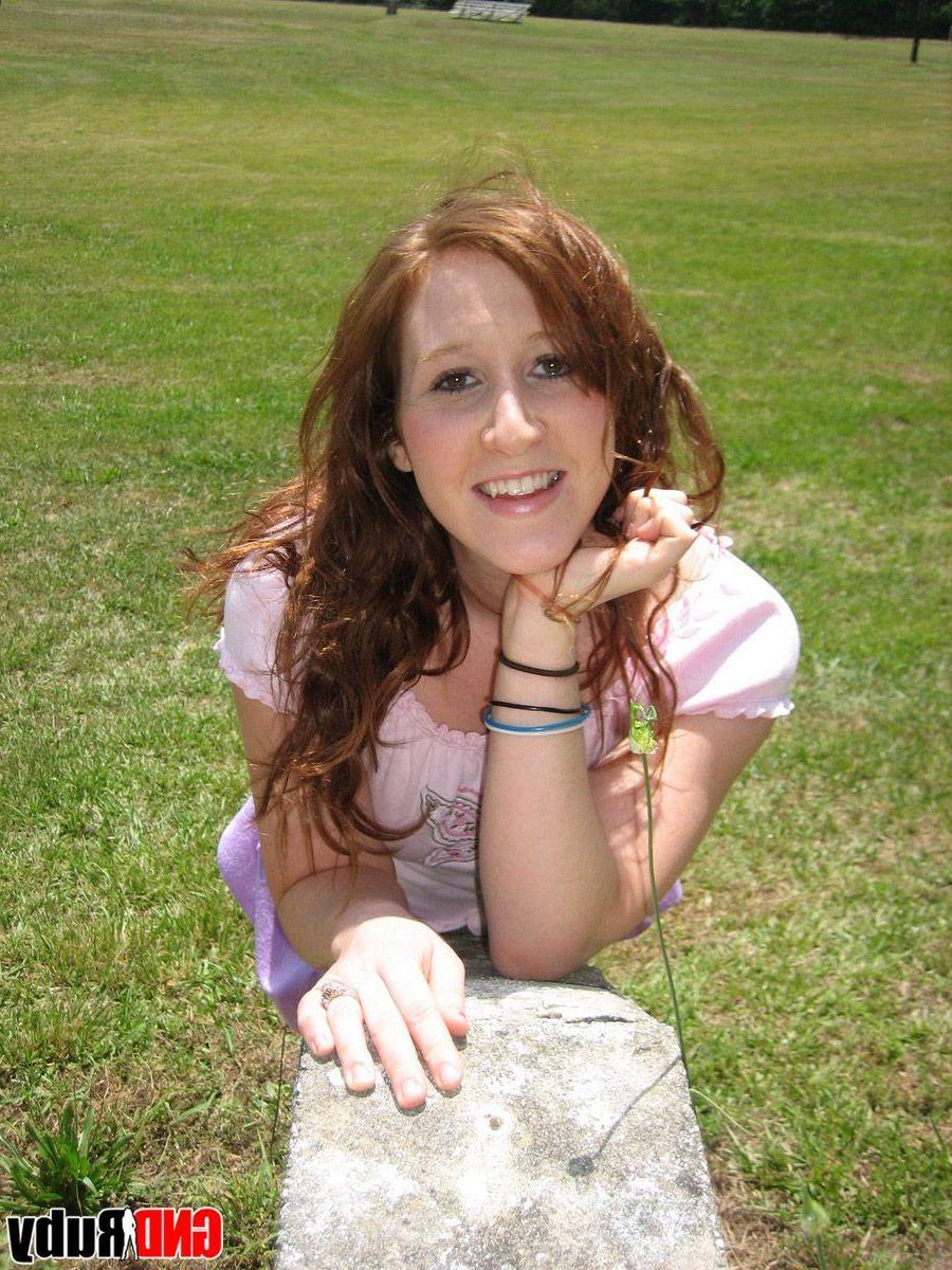 12P Pictures of teen hottie GND Ruby showing her pussy outside