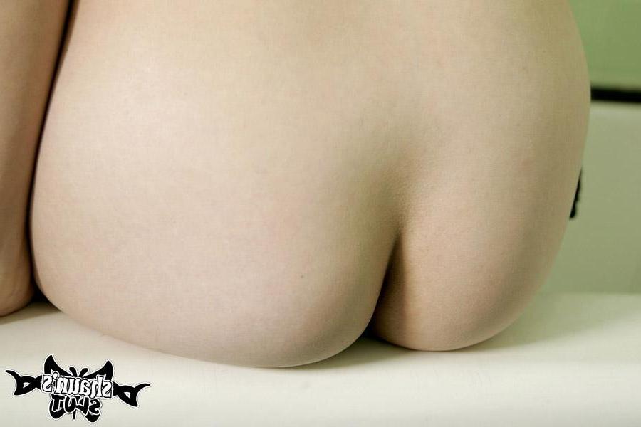20P Pictures of Shaun\'s Slut drying off after a shower